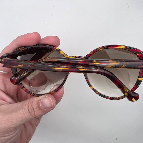 Louis Vuitton Women’s Round Sunglasses – Tortoise Multicolor Frame - Picture 13 of 16